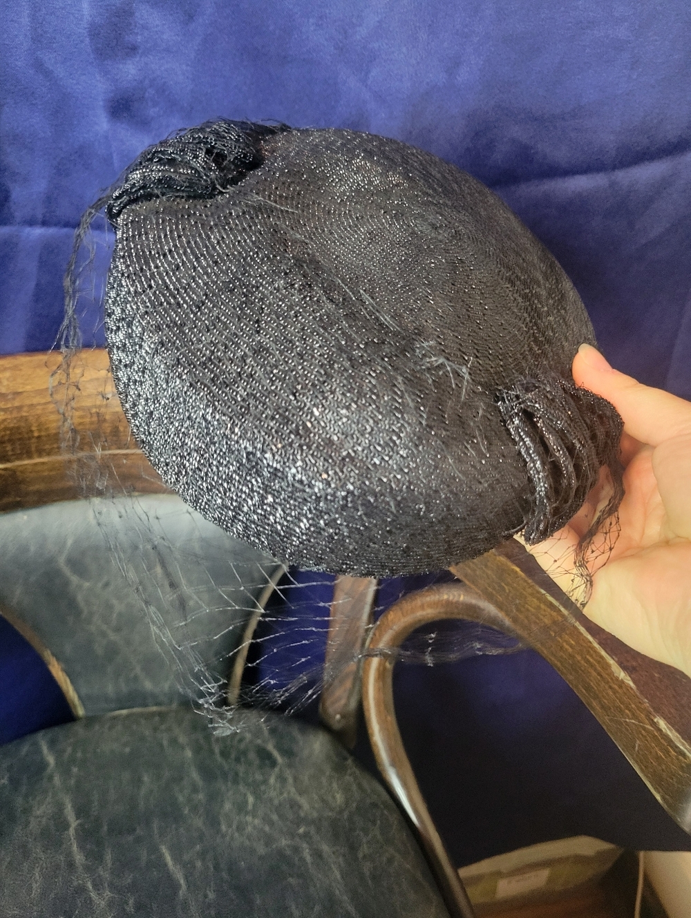 Classic Women's Pillbox Black Hat w/ Veil, Vintage - Picture 3 of 8